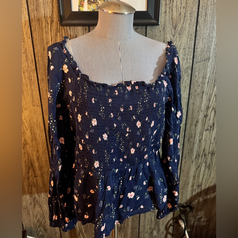 Old Navy Women's Smocked Top BNWT Large